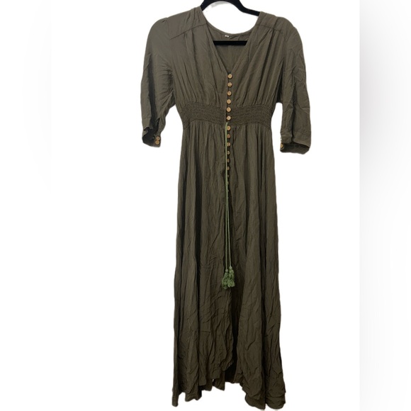 Dresses & Skirts - Olive Green Boho Maxi Dress with Button Front & Tassel Tie Size Medium